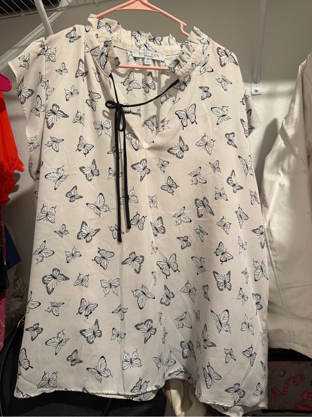 Sweet Rain Butterfly Print Tie-Neck Blouse - White/Black
